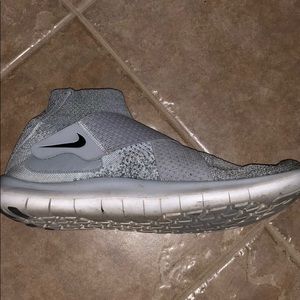 NIKE FREE RN MOTION FLYKNIT 2017