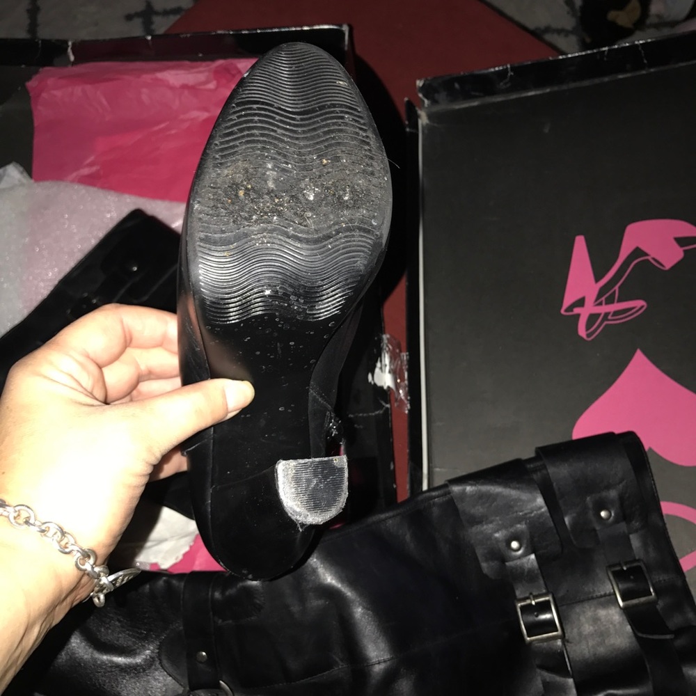 Black heal madden boots
