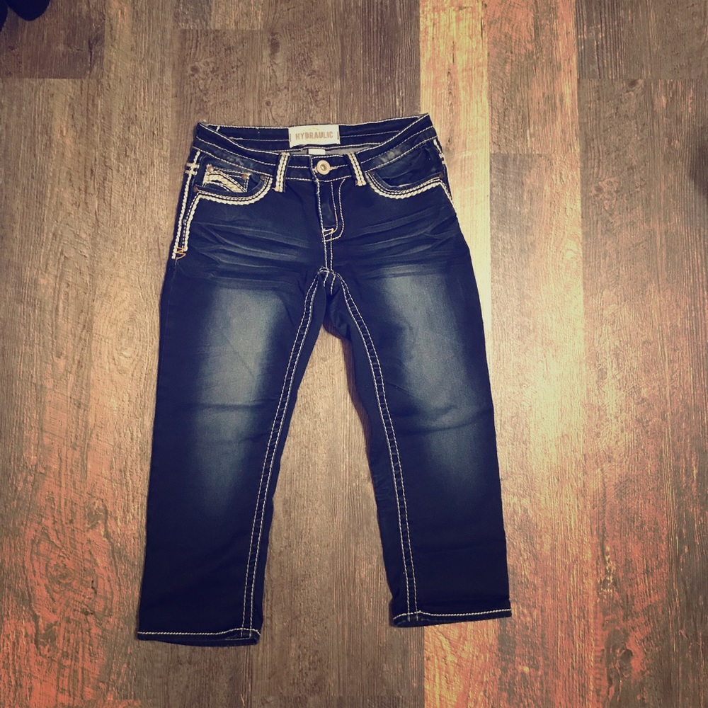 Hydraulic capris