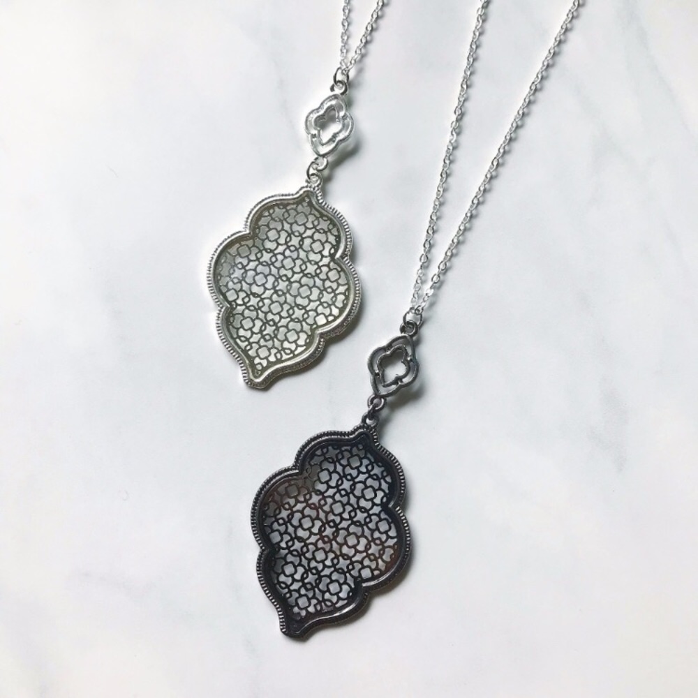 NWT Filigree Lantern  Necklace