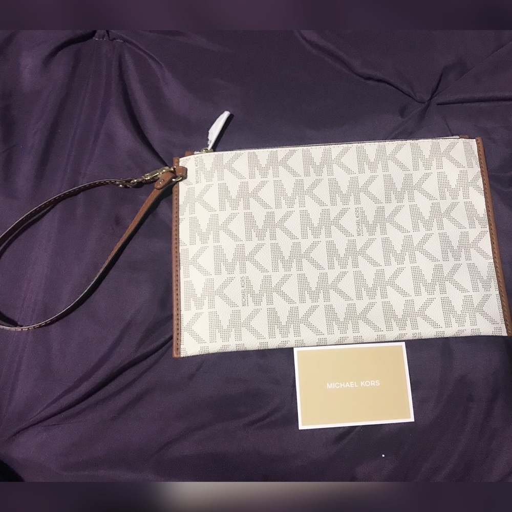 Michael Kors Large wristlet