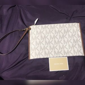 Michael Kors Large wristlet