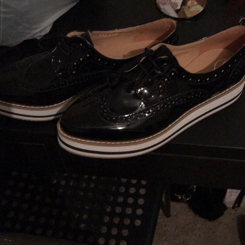 Shoes - Picture 3 of 4