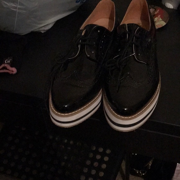 Shoes - Picture 4 of 4