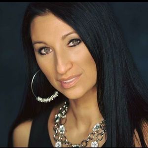 Meet your Posher, Dreama