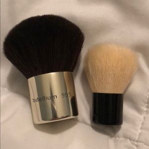 2 small powder brushes