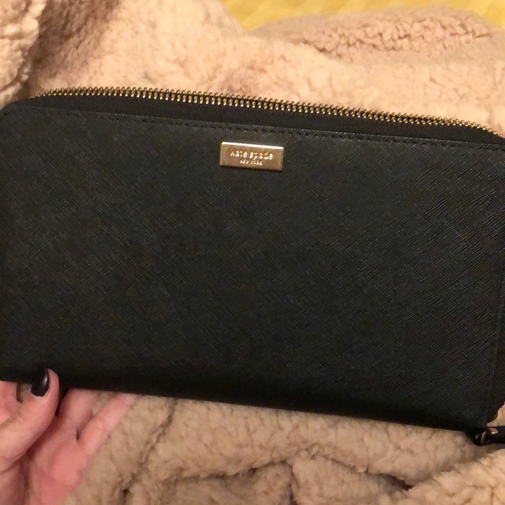 Large Kate Spade Travel Wallet