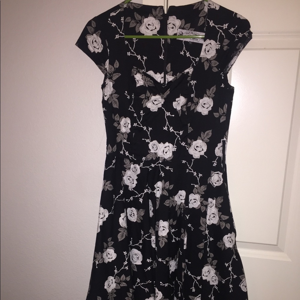 Pin up black and white dress