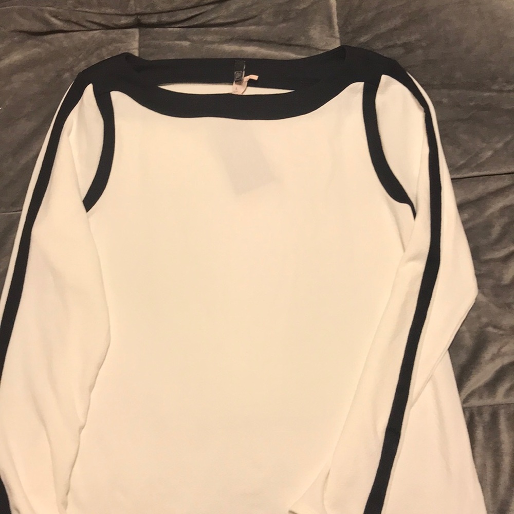 Limited cream and black top NWT
