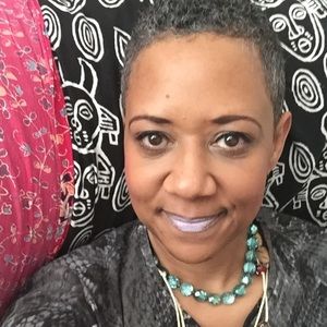 Meet your Posher, Lawna