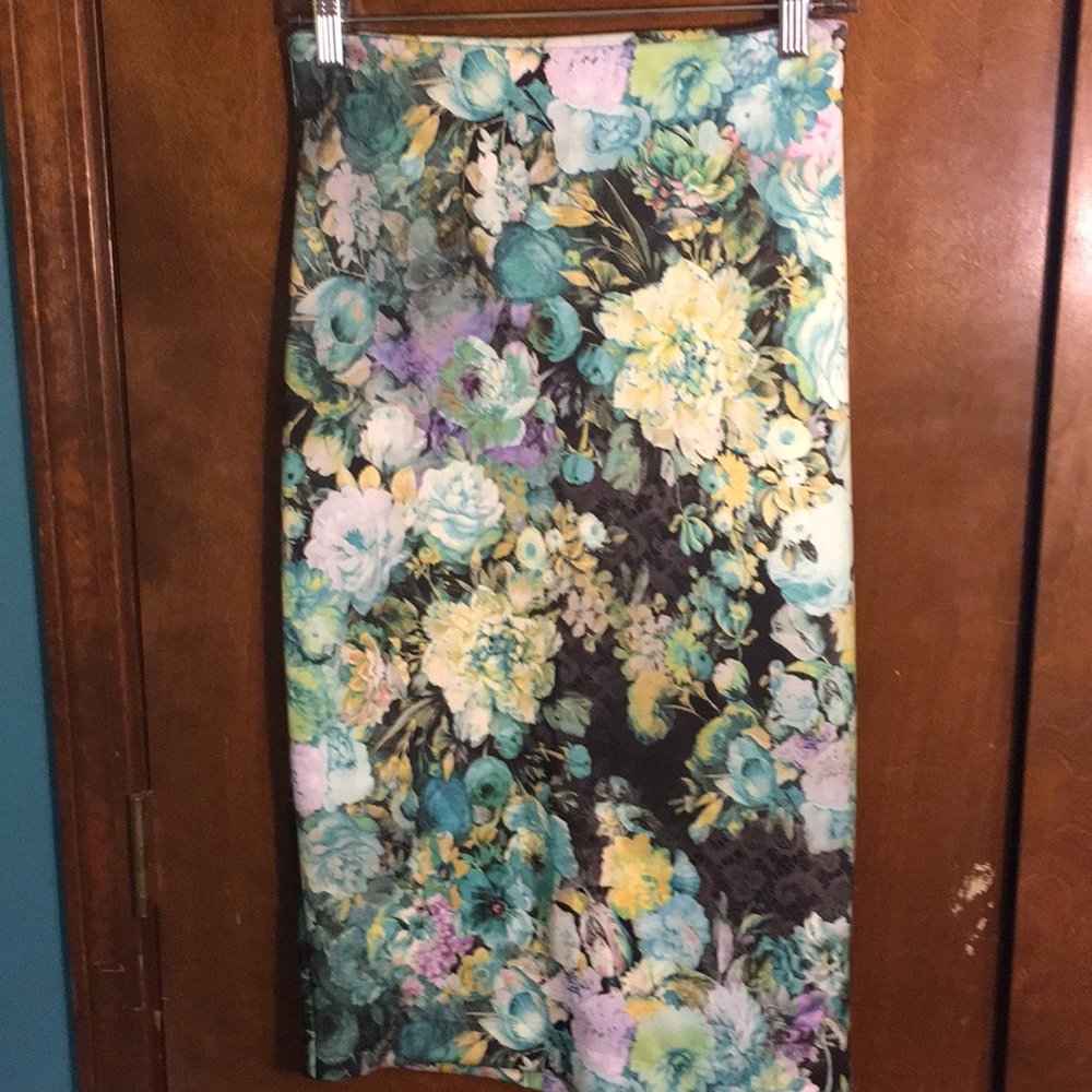 NY&Co STRETCH floral pencil skirt