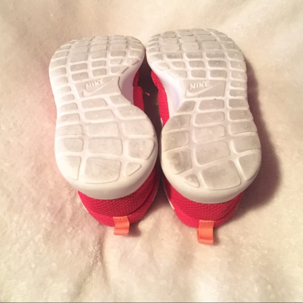 Pink Roshes - Picture 2 of 3