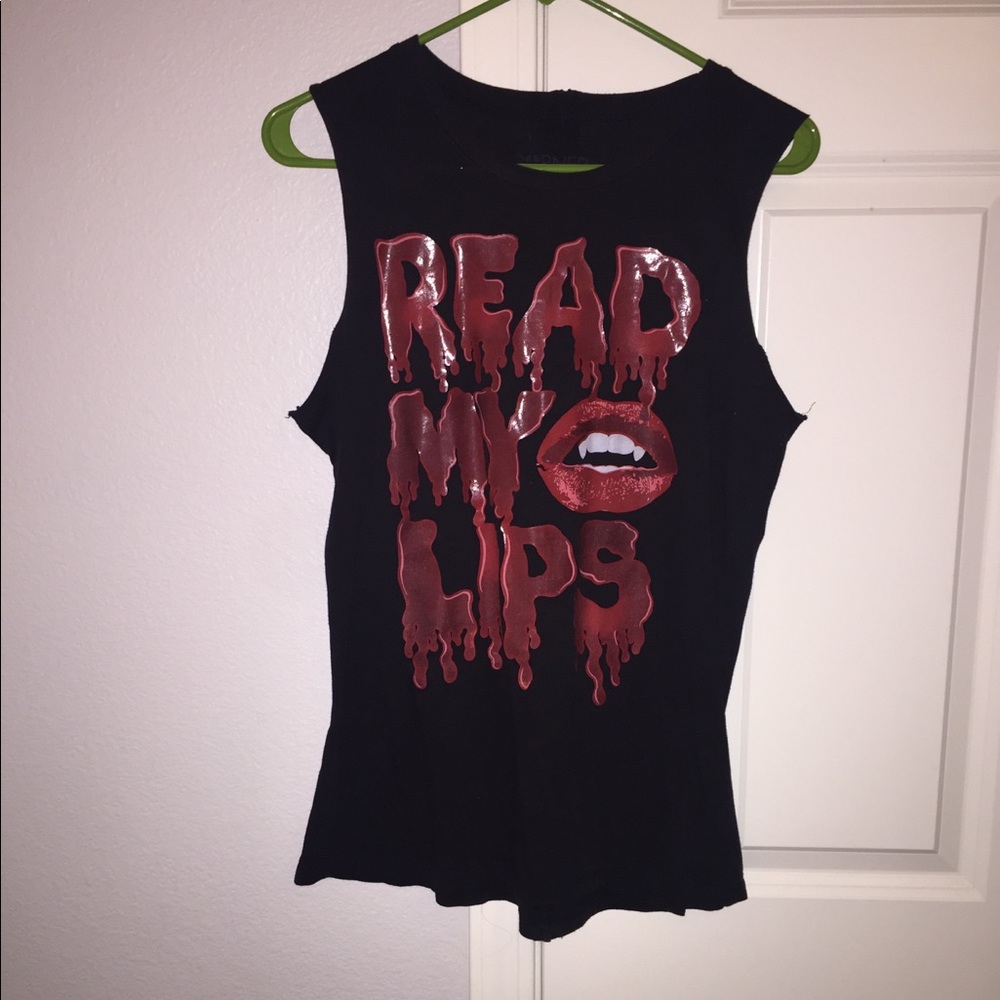 “Read My Lips” long muscle tee