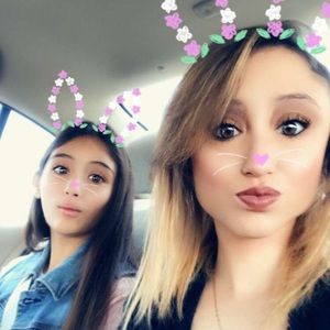 Meet your Posher, Yesenia