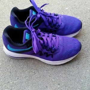 Womens Nike Sneakers Sz. 8.5