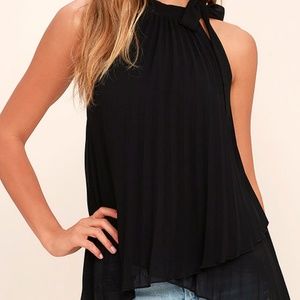 Lulu's Black Pleated Sleeveless Top