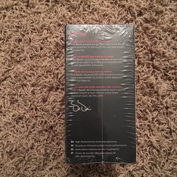 Beats Headphones - Picture 2 of 5