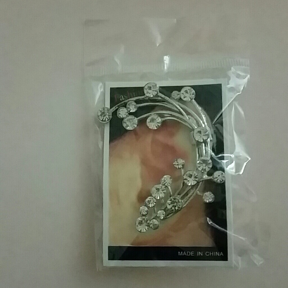 Statement Flare Earring - Picture 3 of 4