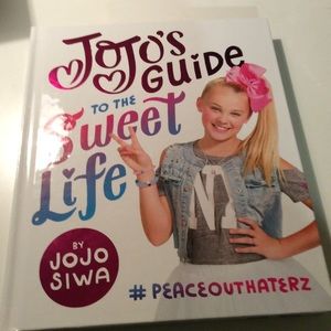 JOJO SIWA AUTOGRAPH COPY 𗀃