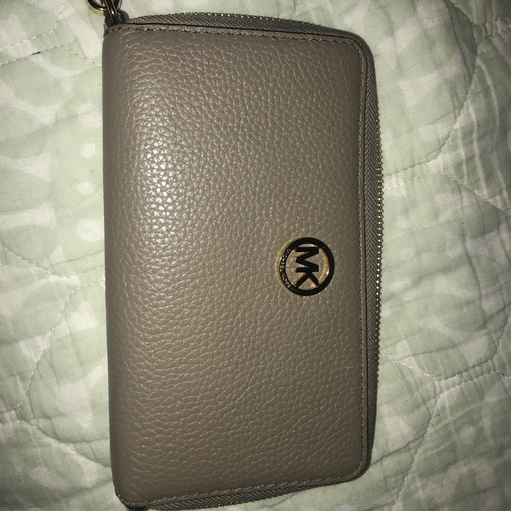 Michael Kors wristlet wallet