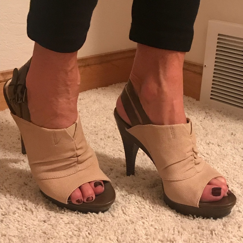 Nine West platform canvas heels