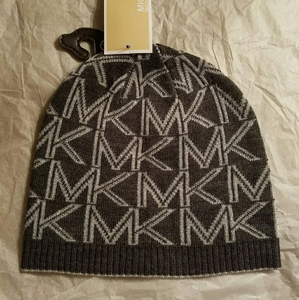 🎁Michael Kors Beanie Hat🎁 Gray with silver🎁NWT!