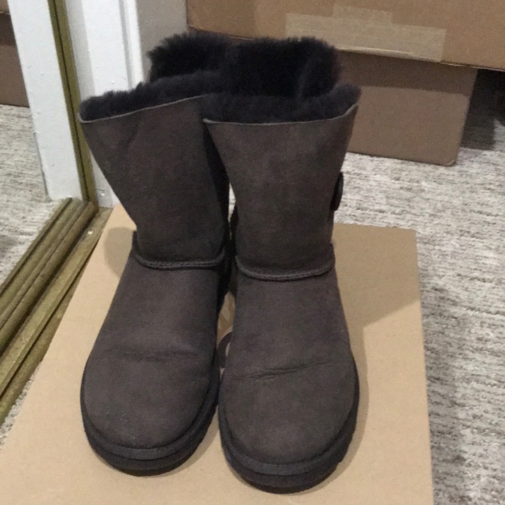 Ugg - Bailey Button Boot - Chocolate - Size 5 - image 3