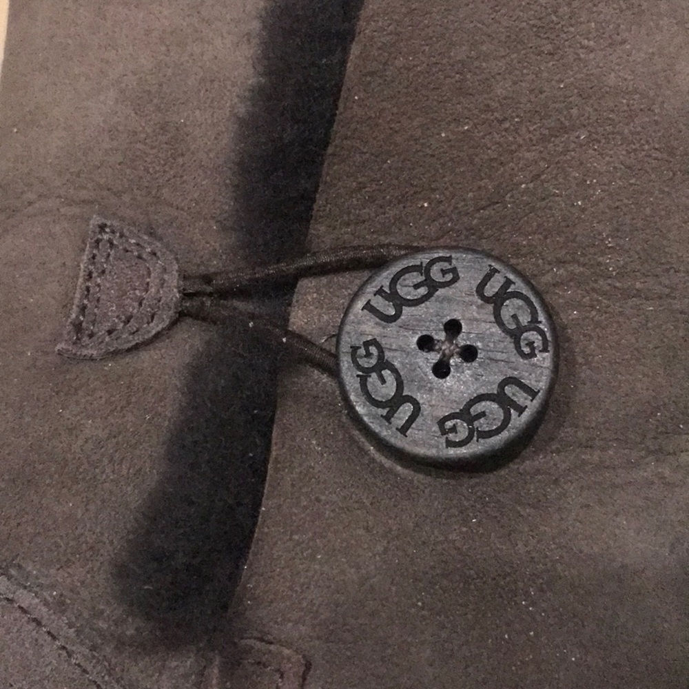 Ugg - Bailey Button Boot - Chocolate - Size 5 - image 5