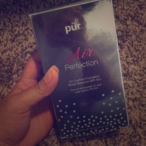 Pur Air Perfection Cushion Foundation in Medium