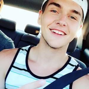 Meet your Posher, Aaron