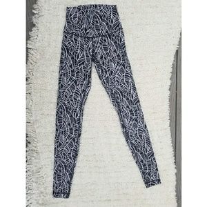 Lululemon black and white long leggings fun print