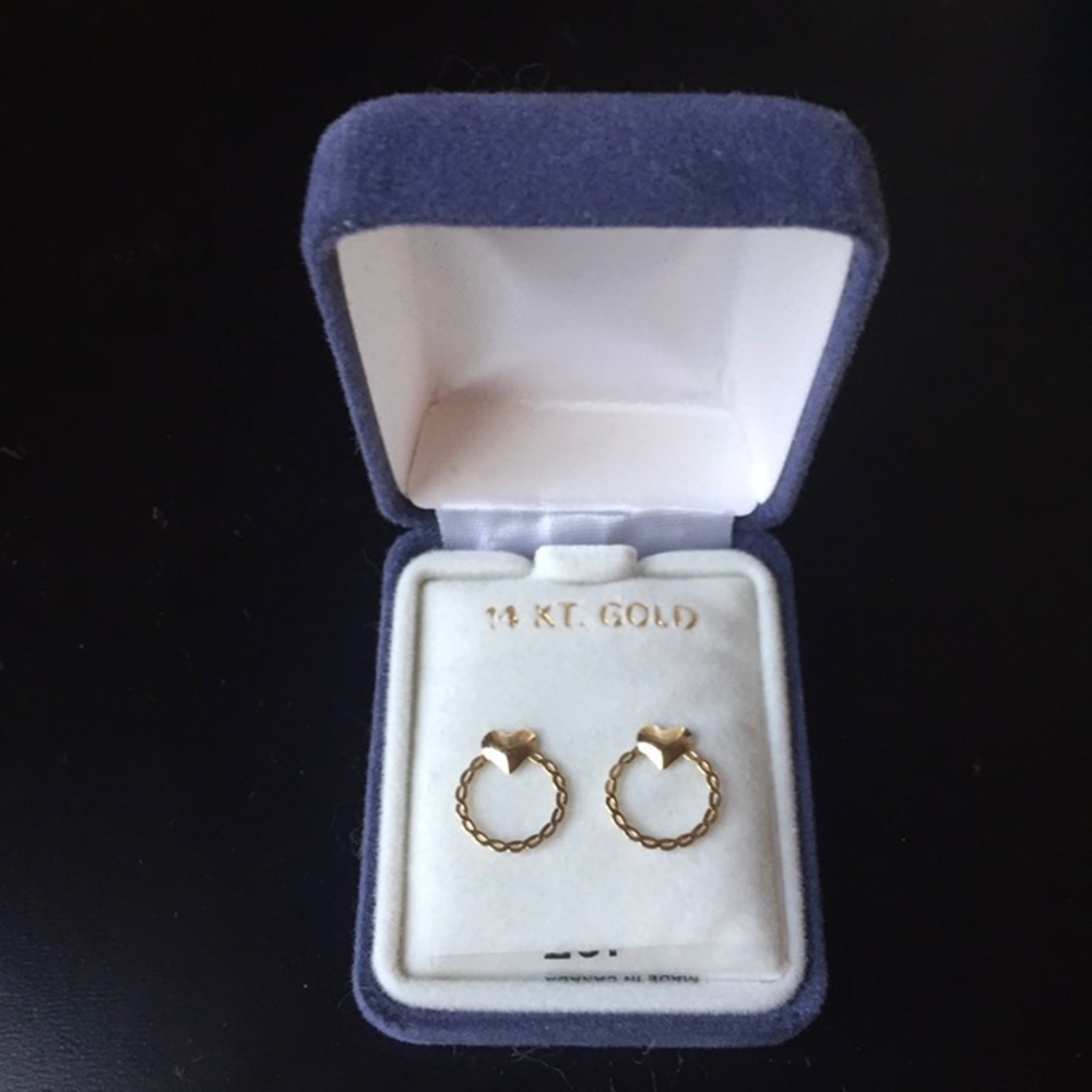 14Kt gold stud earrings