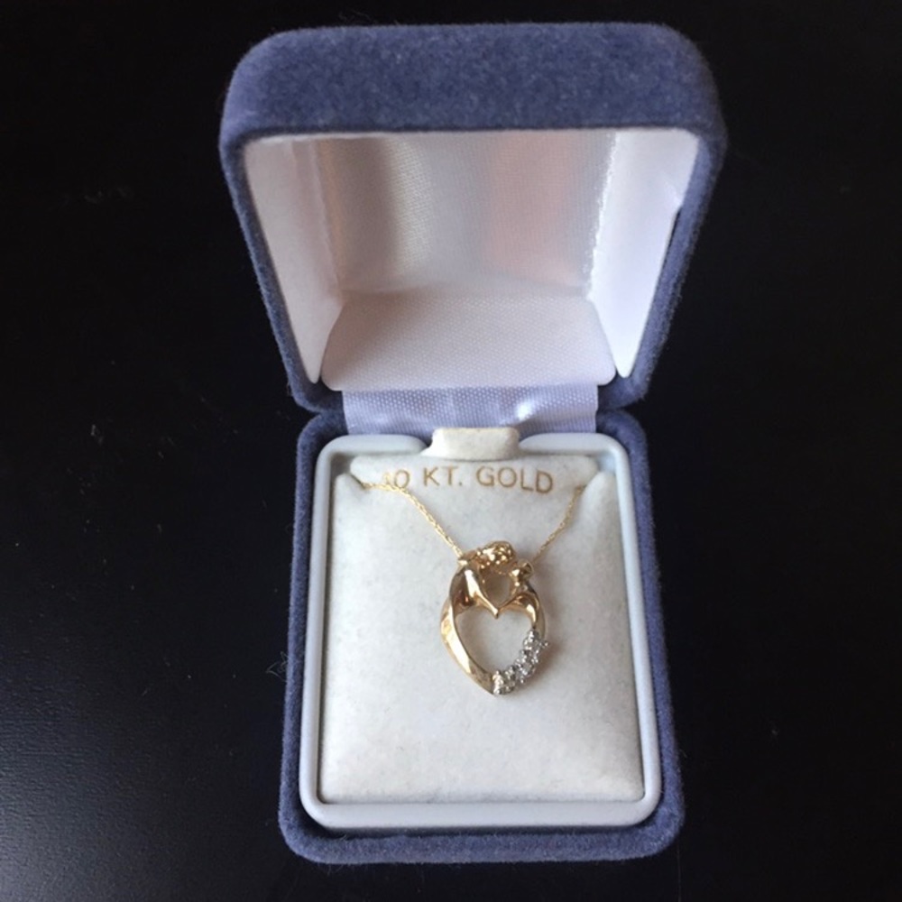 Mom and child diamond pendant