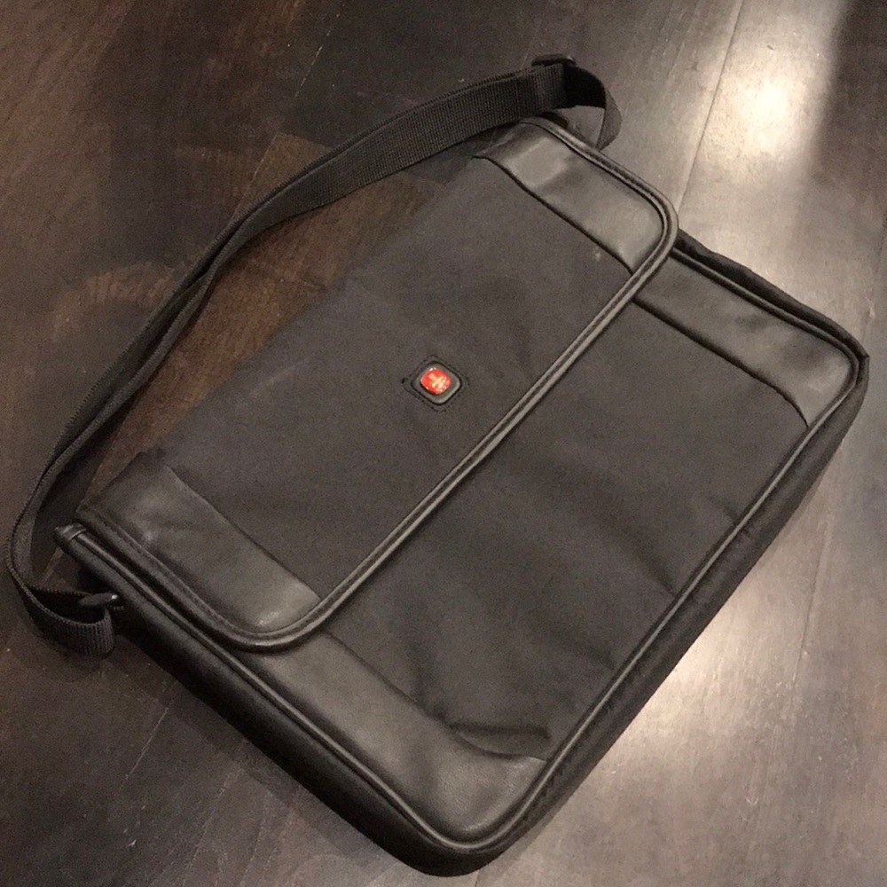 Swiss Gear Thin Laptop Bag