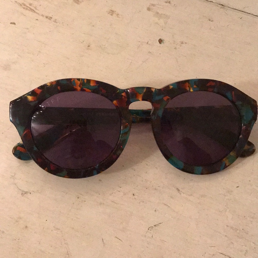 Diff Dime Sunglasses