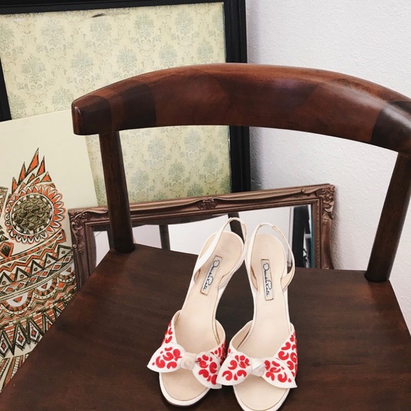 Oscar de la Renta slingbacks - Picture 1 of 3