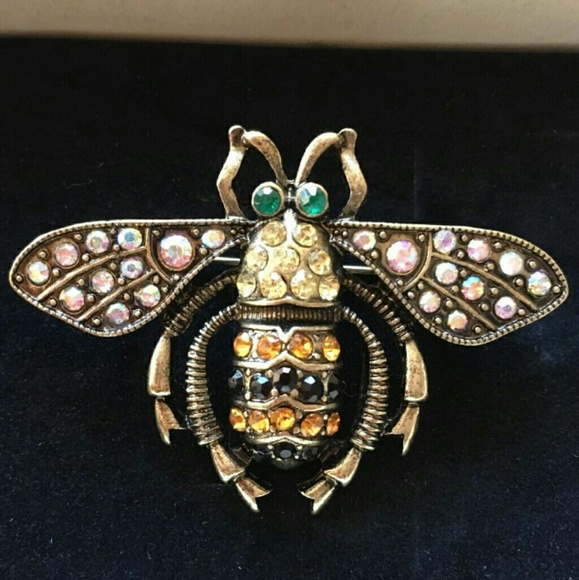 Jewelry - Bee Brooch