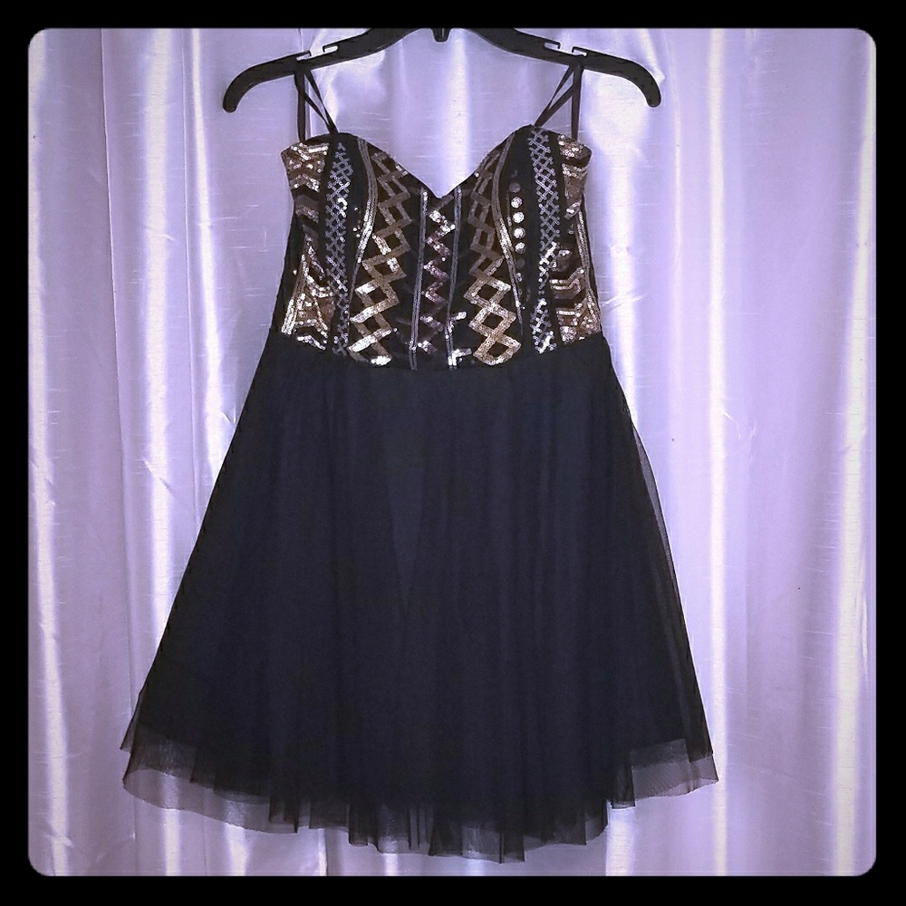 Short A-line Sweetheart Strapless Cocktail Dress