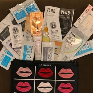 (New!) Cosmetic Bag with Amazing Samples!