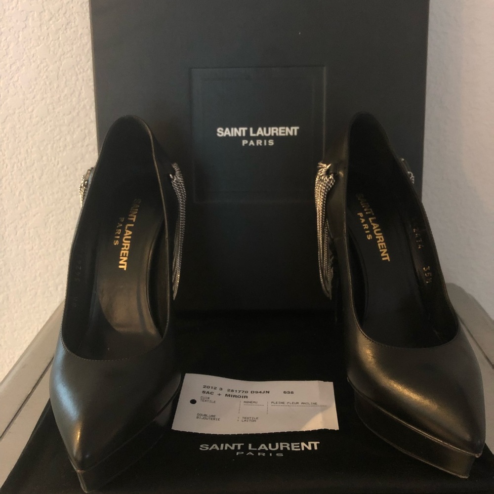 Saint Laurent chained Janis pump