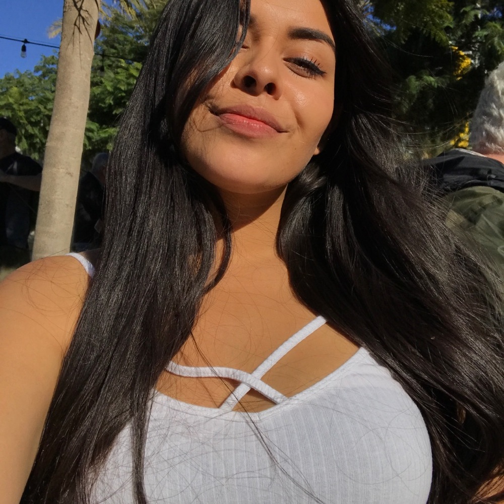Meet your Posher, Valeria