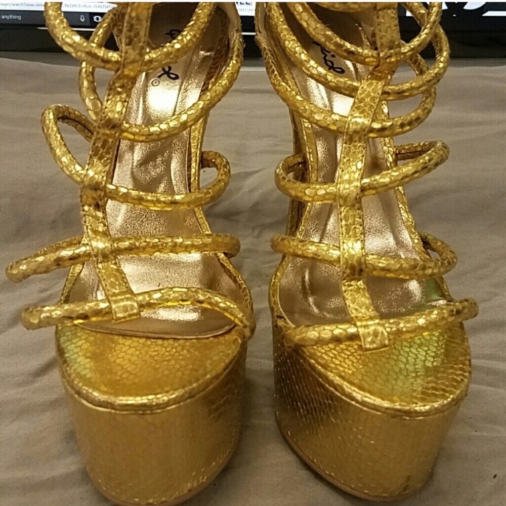Platform shoes