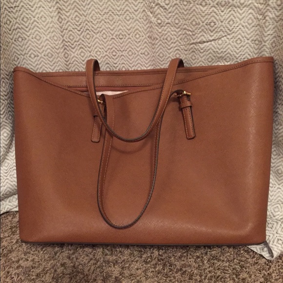 Micheal Khors bag VERY VERY lightly used - Picture 1 of 2