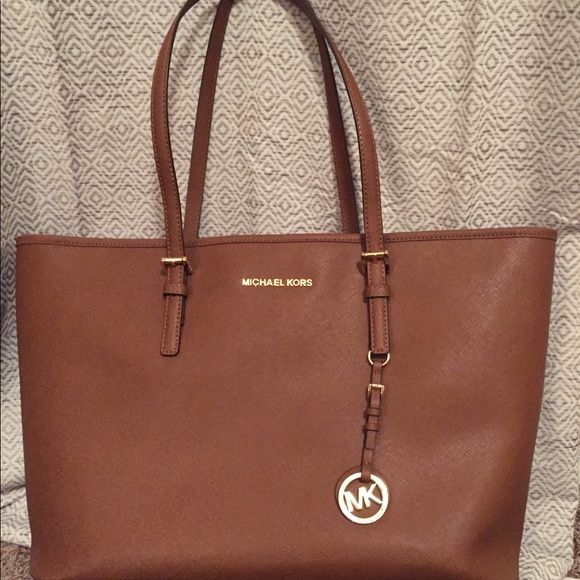 Micheal Khors bag VERY VERY lightly used - Picture 2 of 2