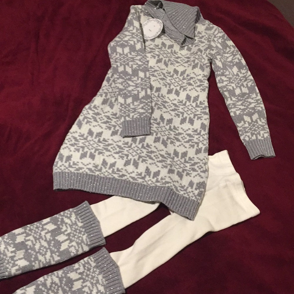 Grey & white sweater dress and tights