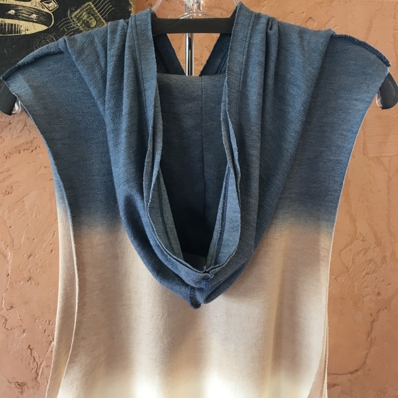 Dip Dyed Sleeveless Hoodie Top - Picture 4 of 4
