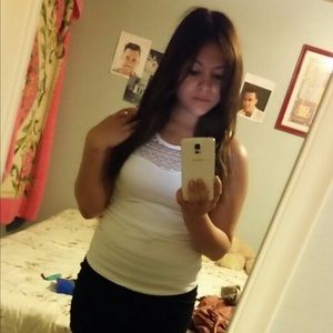 Meet your Posher, Lesly