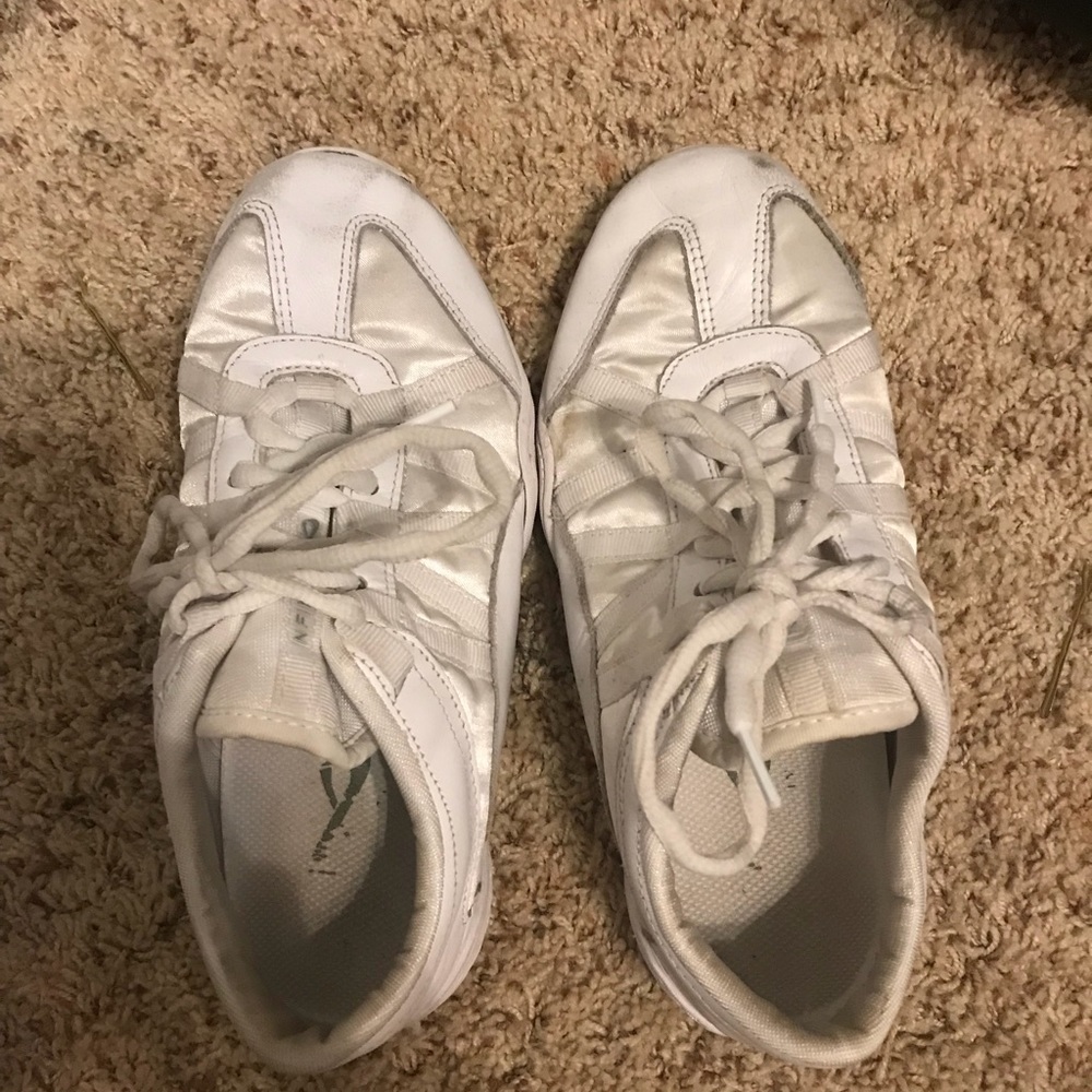 Nfinity cheer shoes