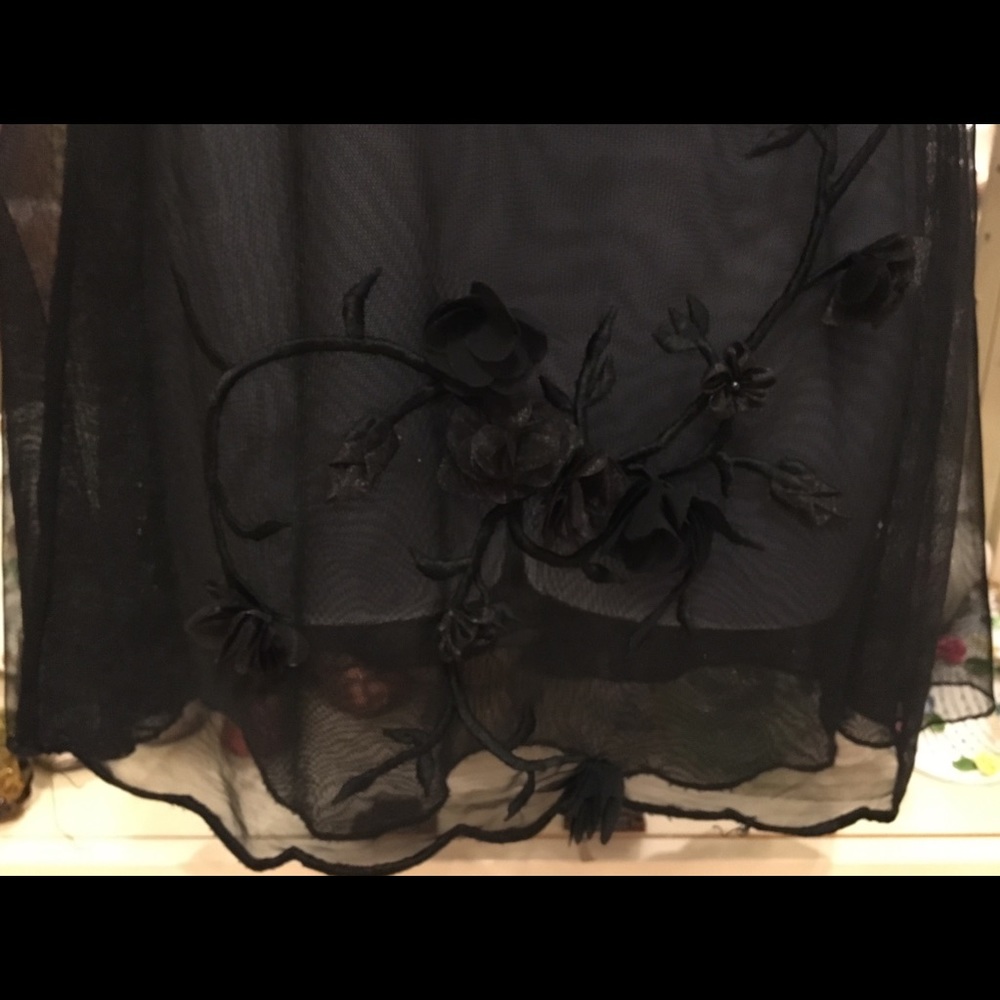 VINTAGE FLORA BY FLORA NIKROOZ BLACK NIGHTGOWN - Picture 2 of 6