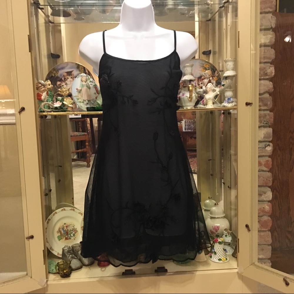 VINTAGE FLORA BY FLORA NIKROOZ BLACK NIGHTGOWN - Picture 6 of 6